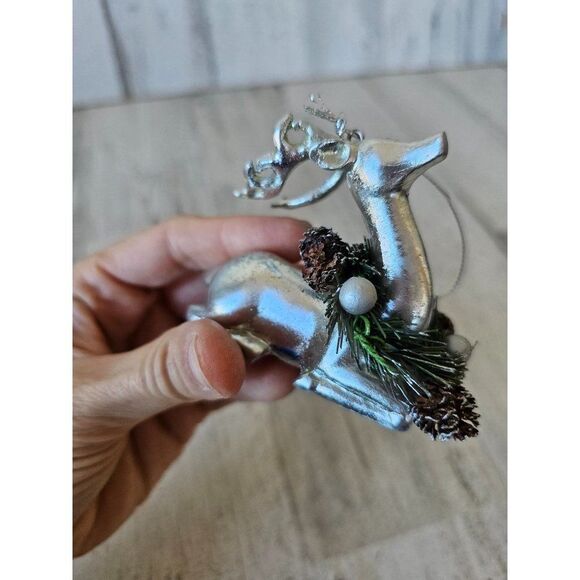 Silver reindeer wreath ornament Xmas tree - Picture 3 of 8